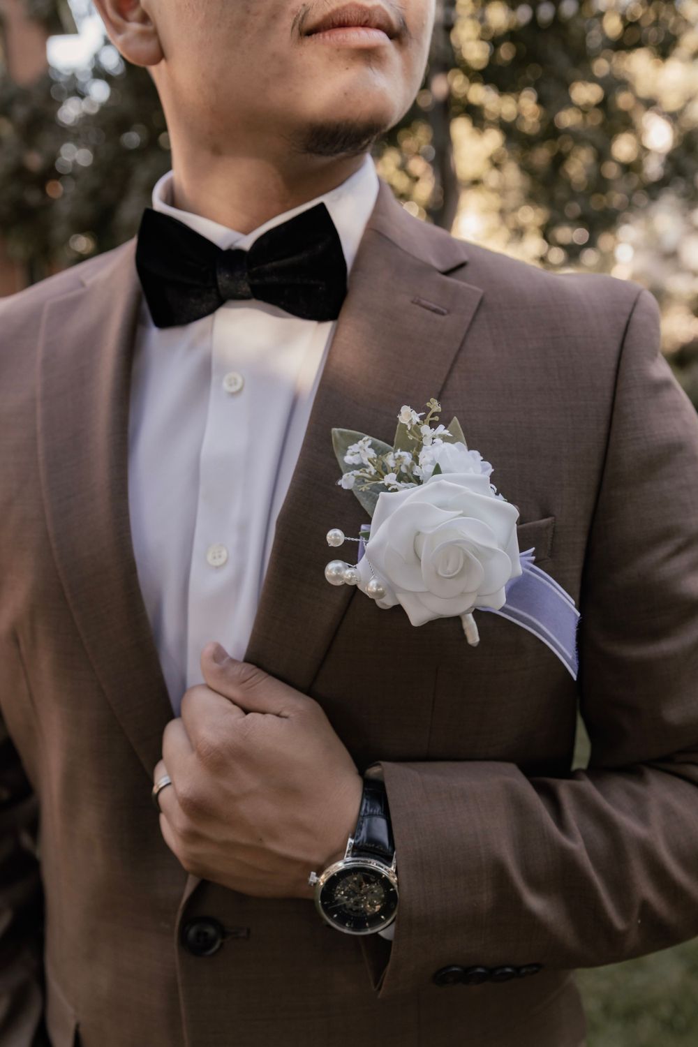 Photo of Groom in tux