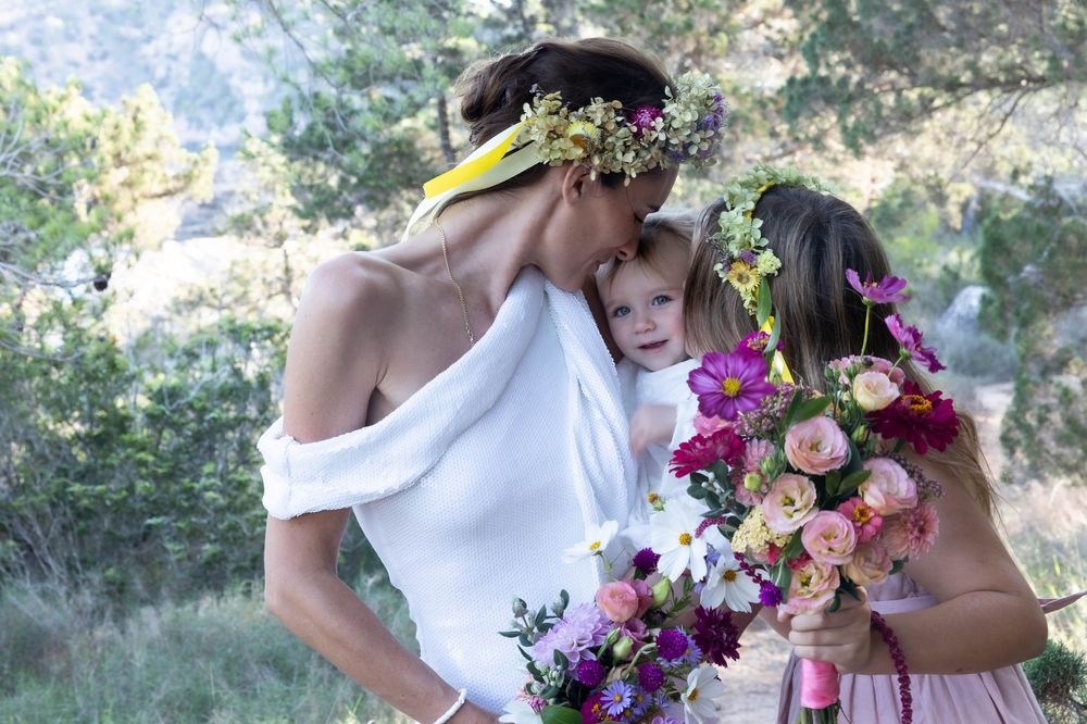 Family on a wedding day photo shoot