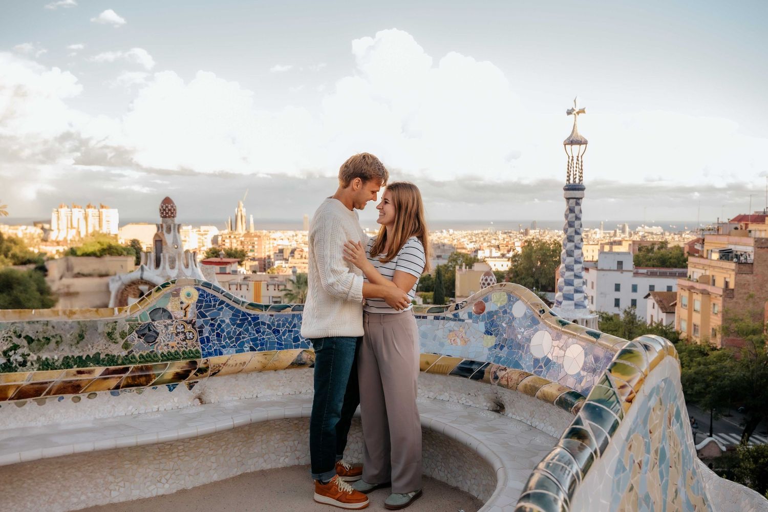 Vibrant and colorful couples photoshoot in Barcelona famous park.
