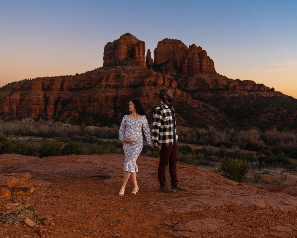 Stunning red rock formations of Sedona provide backdrop for romantic desert photoshoot.