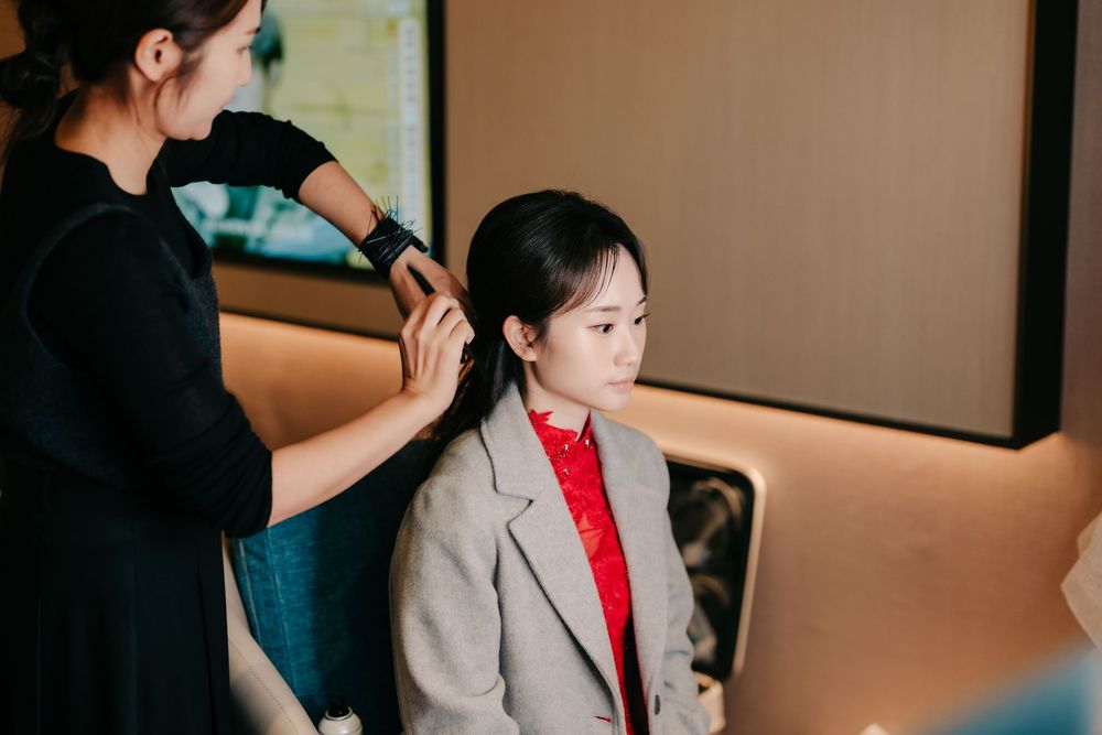 婚禮可以很簡單，也可以在酒店中以古禮儀式完成重要的承諾。渴望影像專注於婚禮紀實攝影，記錄酒店婚禮當天真實發生的流程與互動，包含儀式進行、親友見證與自然情緒。即使不在現場，透過照片仍能感受到當時的氛圍，讓影像成為日後回望的重要紀錄。渴望影像提供全台灣婚禮攝影服務，適合重視紀實風格。
