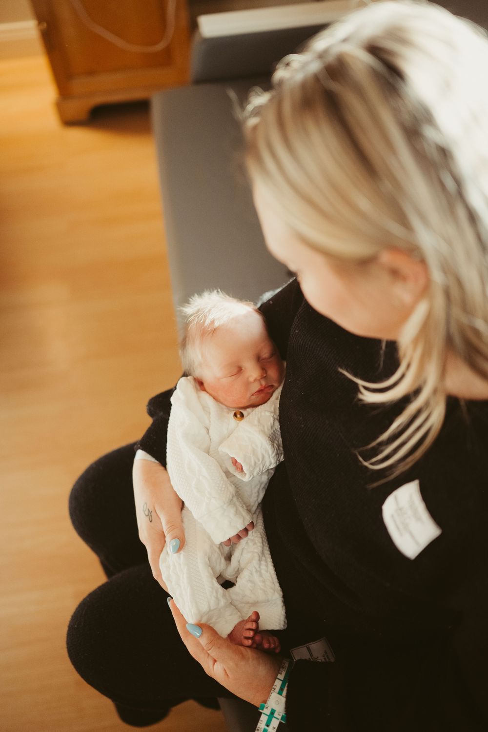 Fresh 48 session by Dayton, Ohio based newborn photographer Disney Magic Photography, serving Beavercreek, Bellbrook, Kettering and more