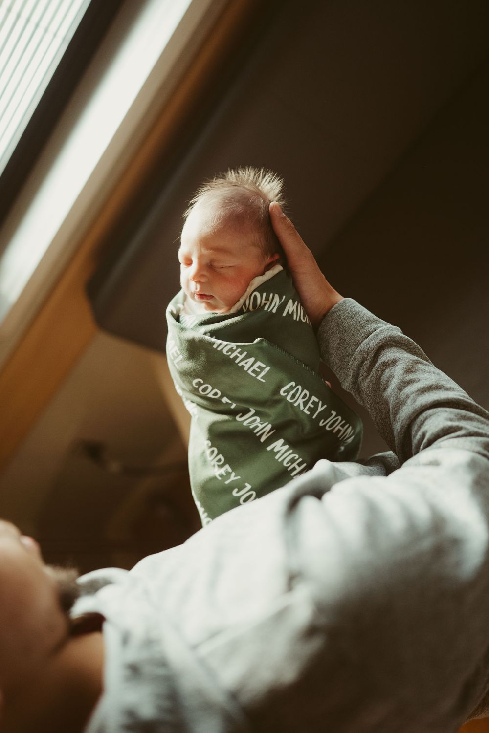 Fresh 48 session by Dayton, Ohio based newborn photographer Disney Magic Photography, serving Beavercreek, Bellbrook, Kettering and more