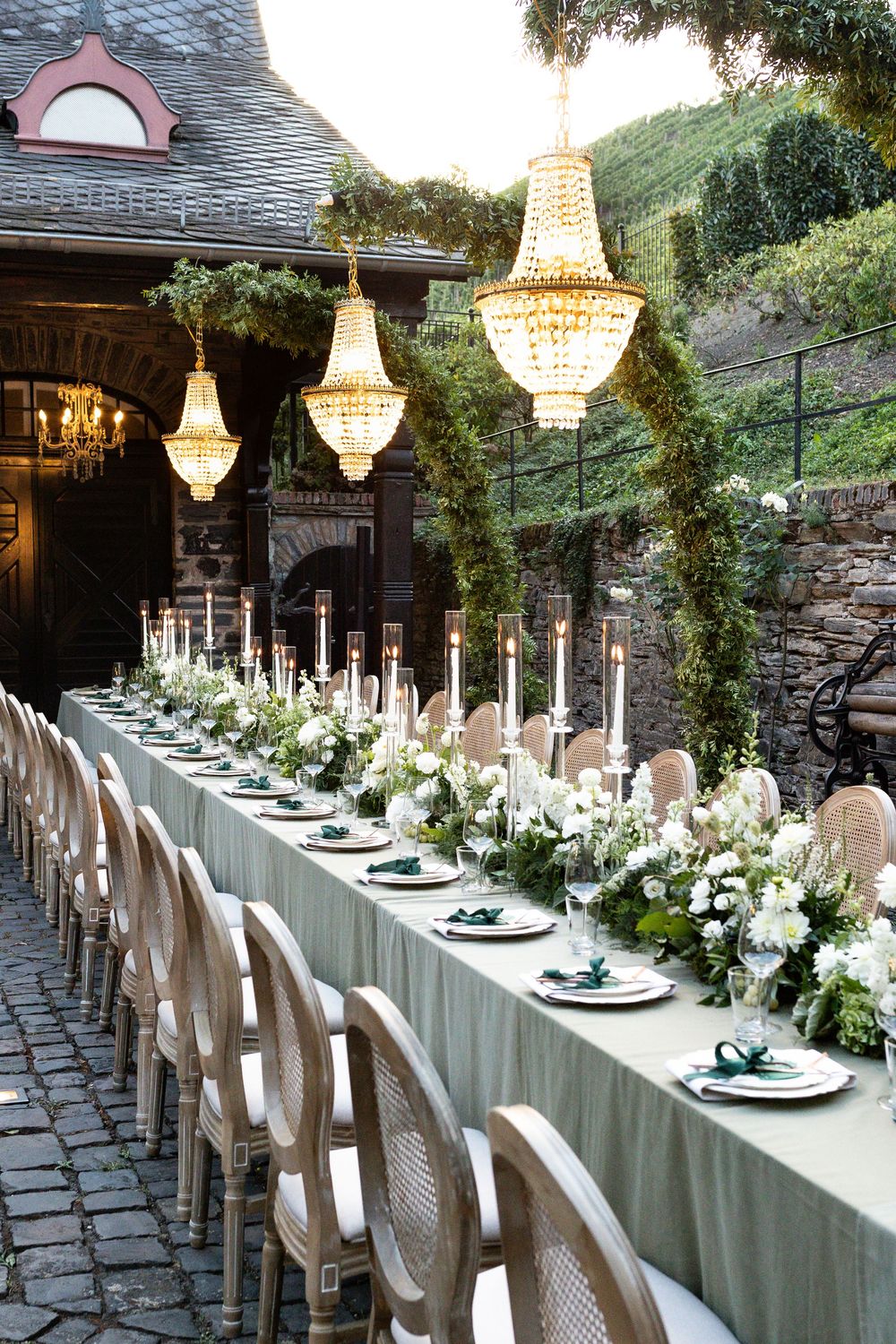 Elegante Hochzeit im Hotel Schloss Lieser, eine hochzeitslocation für exklusive Hochzeiten, Hochzeitsfotograf Schloss Lieser,