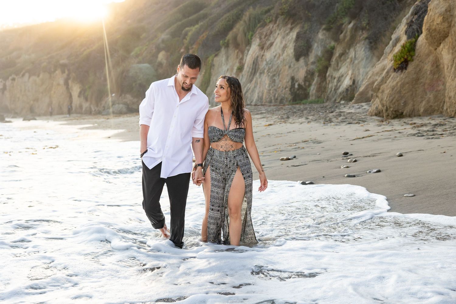 Couples photoshoot on the beach.