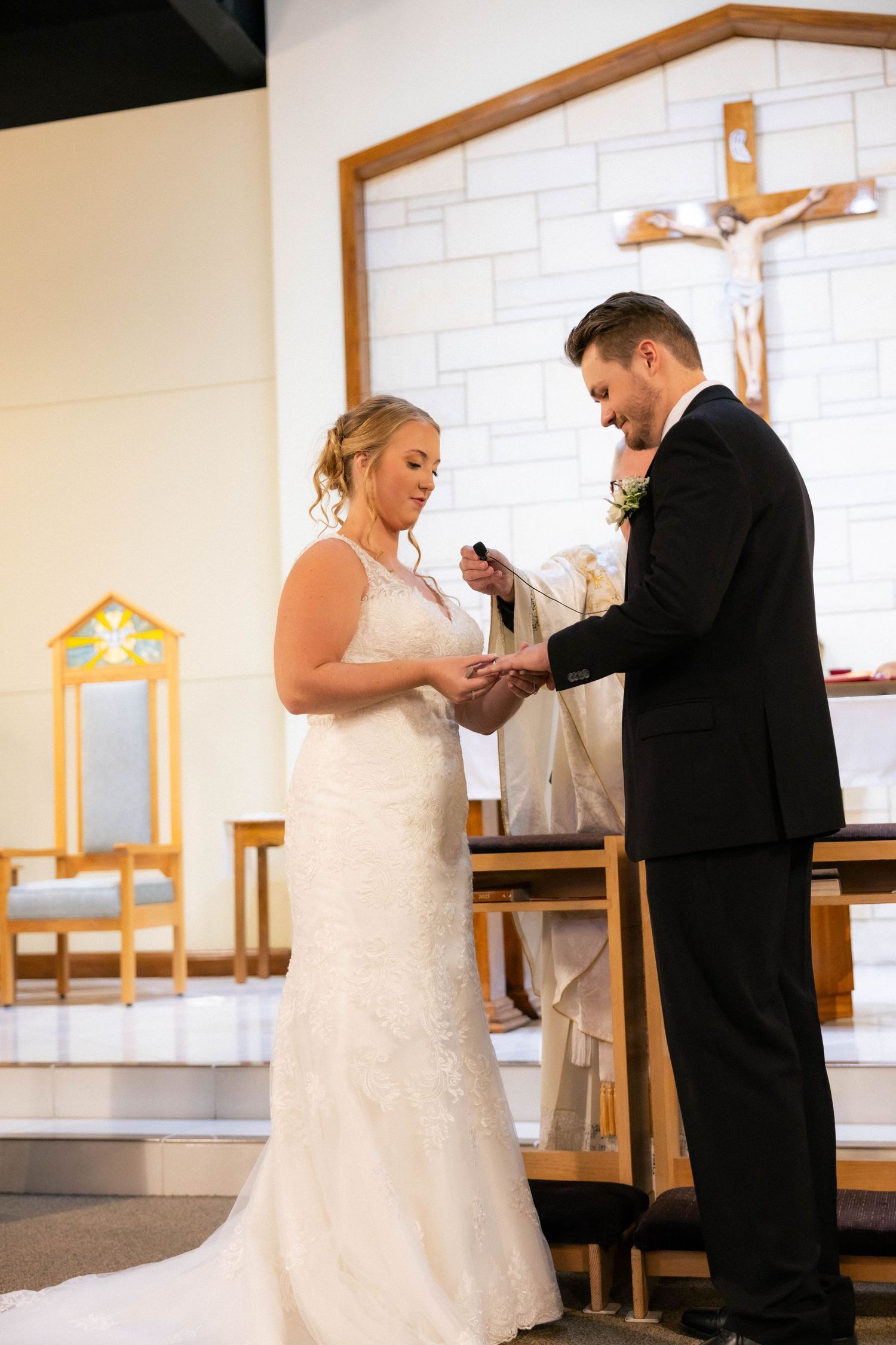 Bride and groom indoor catholic ceremony photos in Frankfort, Illinois
