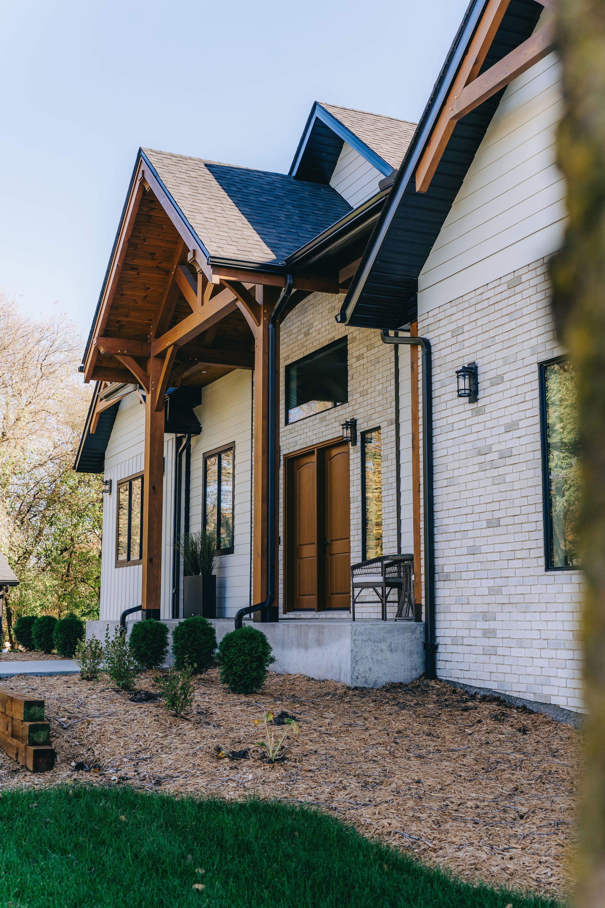 Hillside Construction custom homes builder in Manitoba Canada.