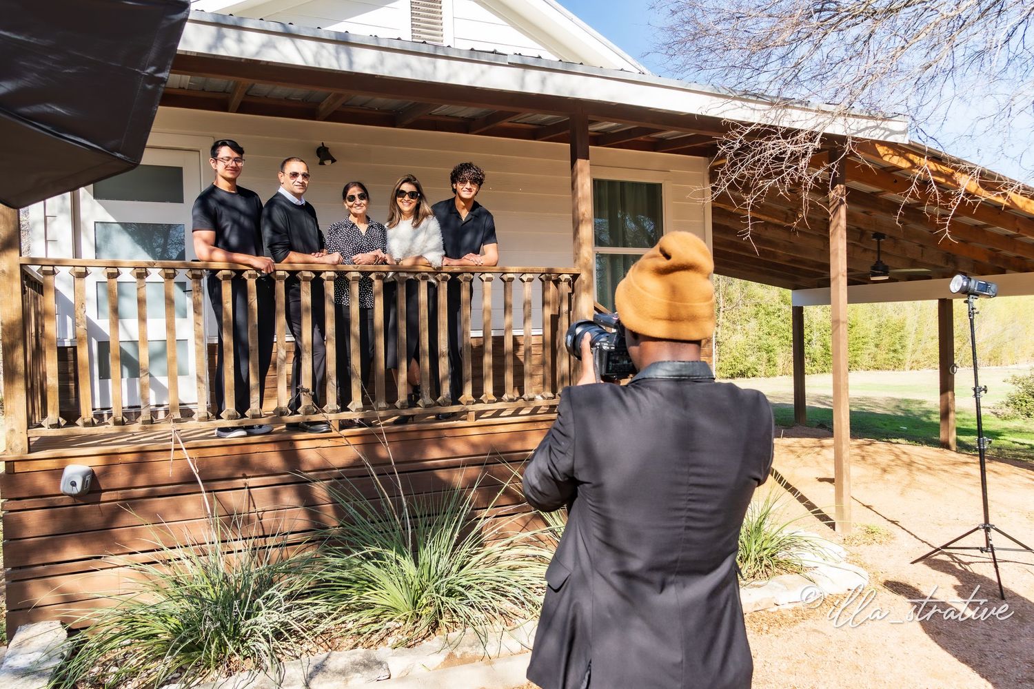 Illastrative capturing family portraits