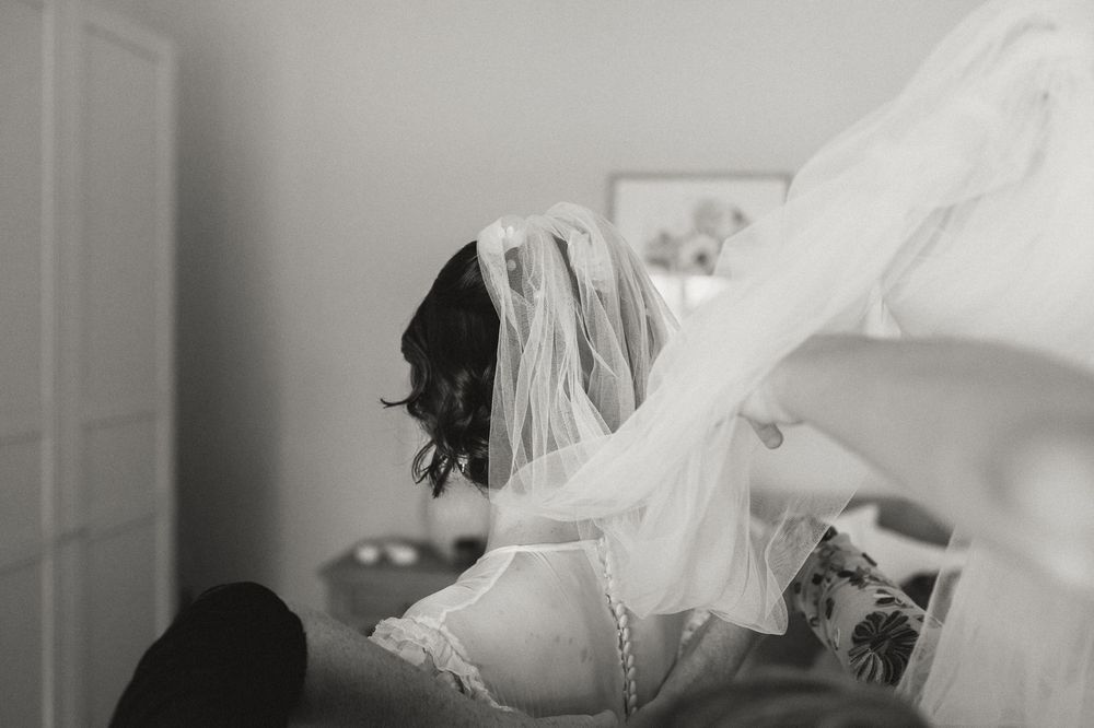 a beautiful micro wedding at Harvey's Farm in Bicheno, Tasmania. Captured by Joss Jensen Photography, wedding and elopement photographer