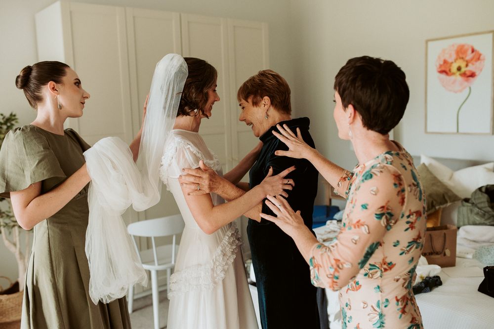a beautiful micro wedding at Harvey's Farm in Bicheno, Tasmania. Captured by Joss Jensen Photography, wedding and elopement photographer
