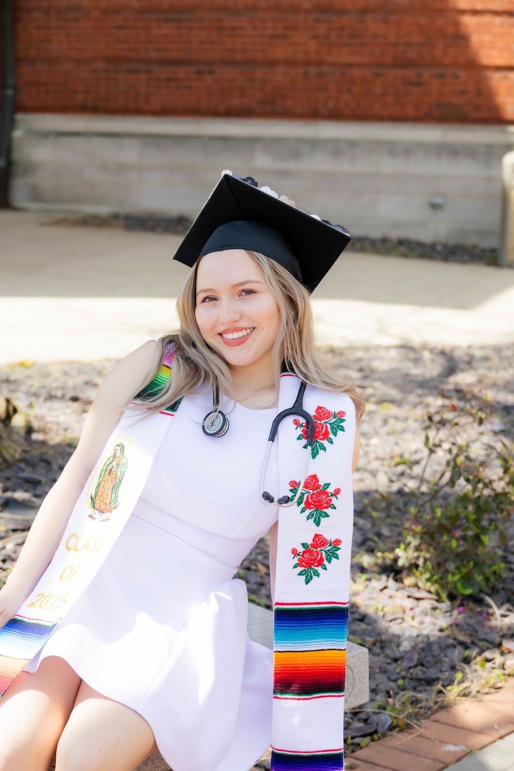 Spring outdoor college graduation photos at Illinois State University in Normal, Illinois