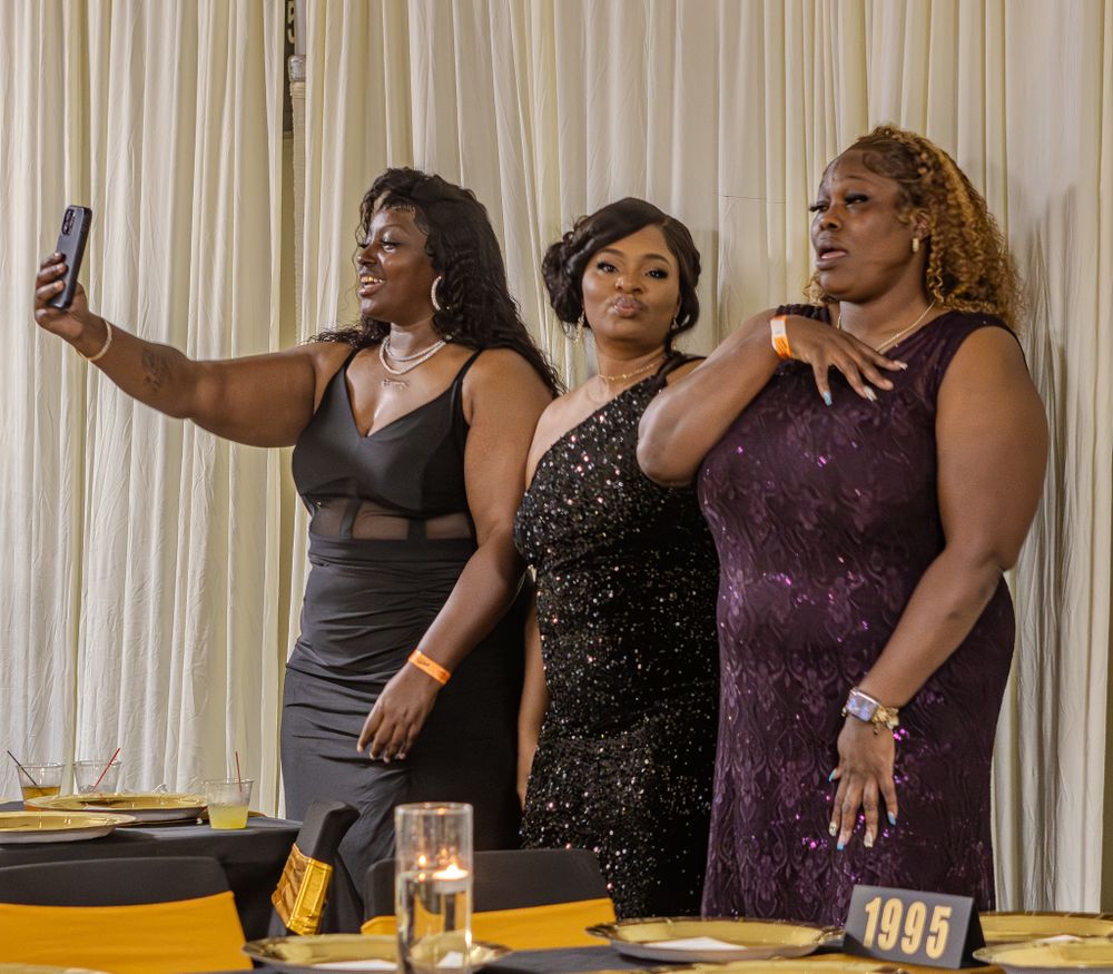 Event photography, class reunion party photography