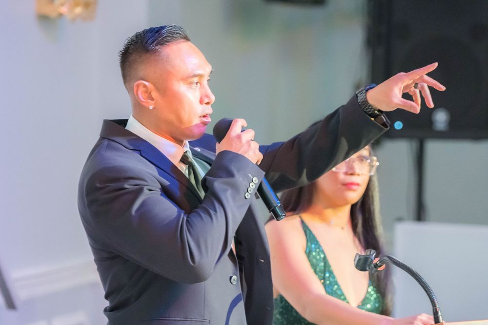 GTA-based photographer specializing in weddings, events, and real, meaningful moments.