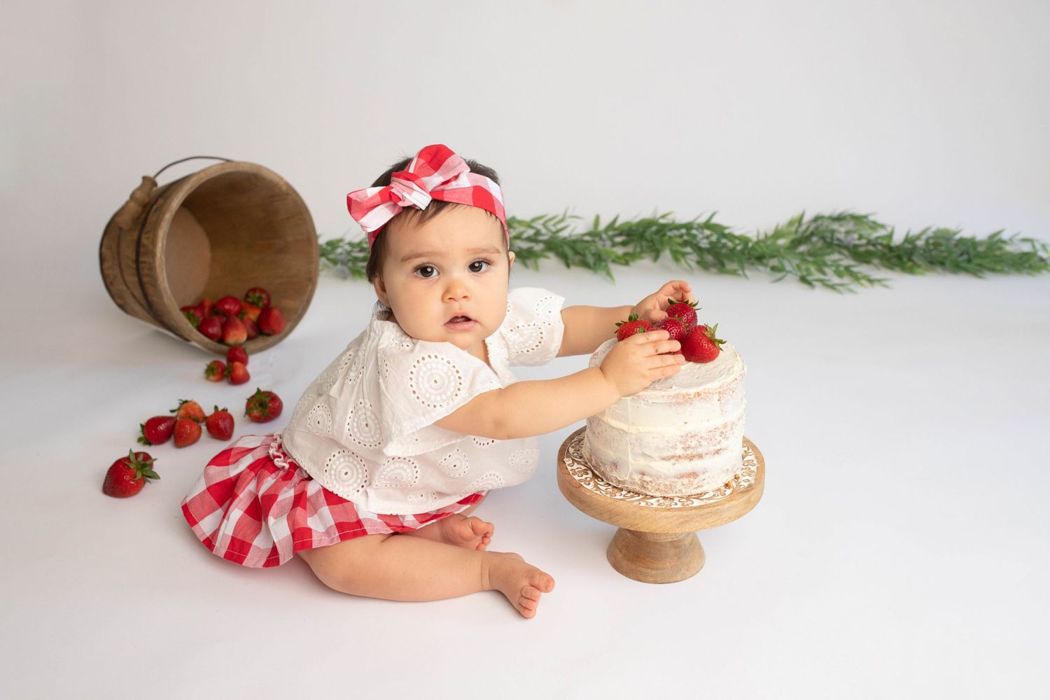 cake smash photography in Charlotte NC
