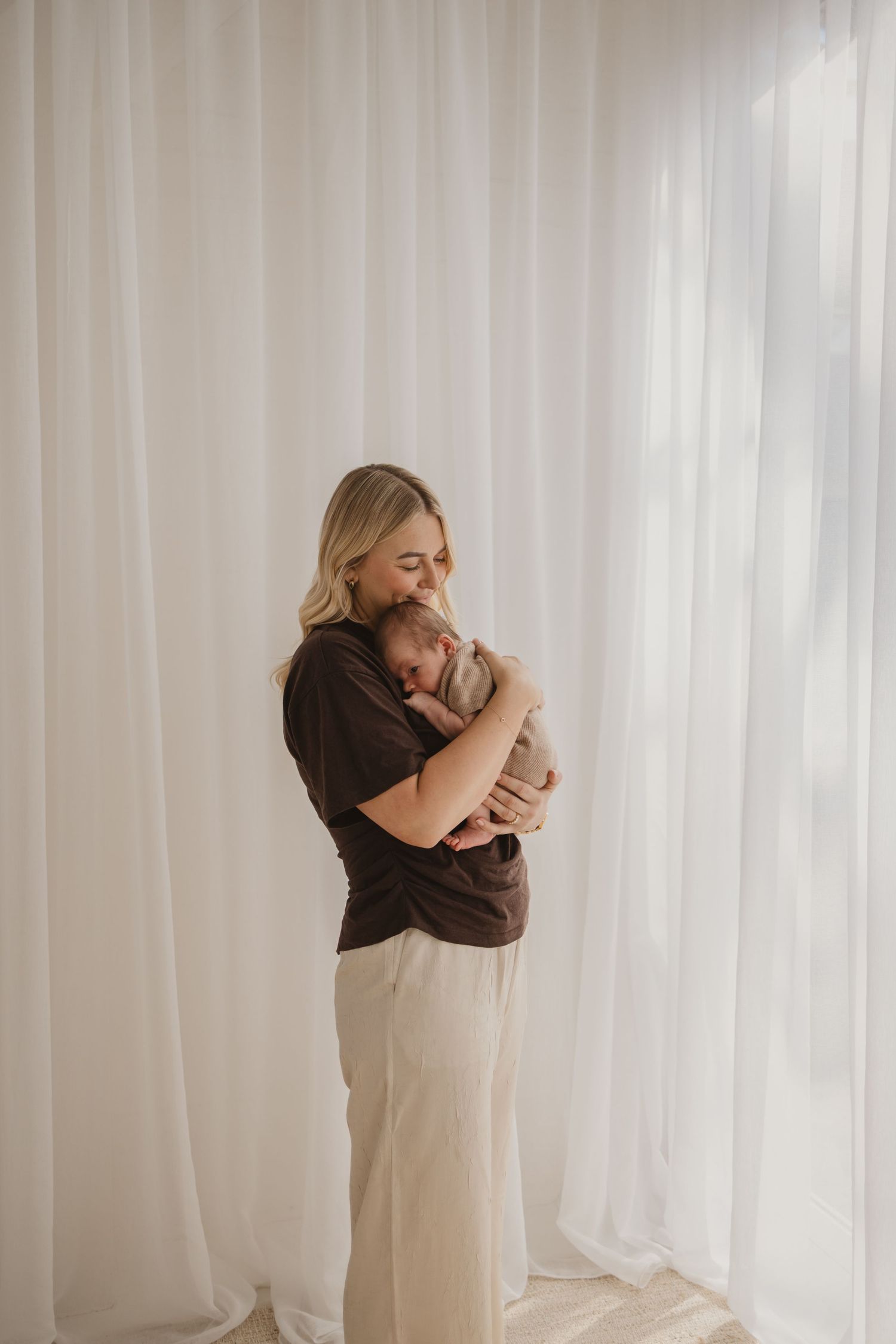 Geelong Lara Torquay Ocean Grove Barwon Heads newborn maternity pregnancy family motherhood couples photographer photography photoshoot