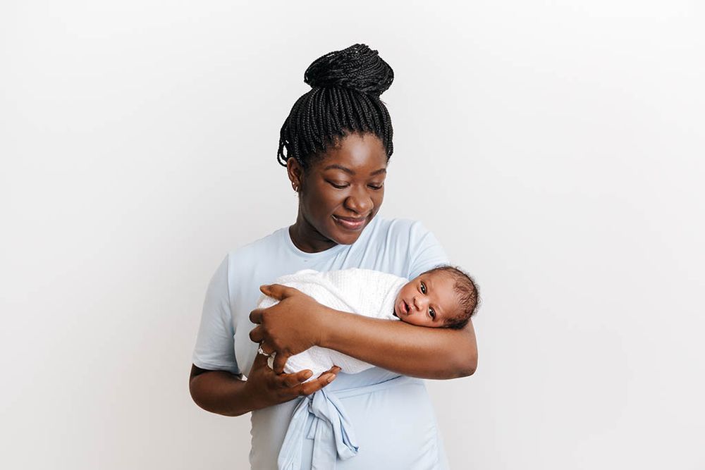 Mom and newborn photoshoot in Hemet, California.