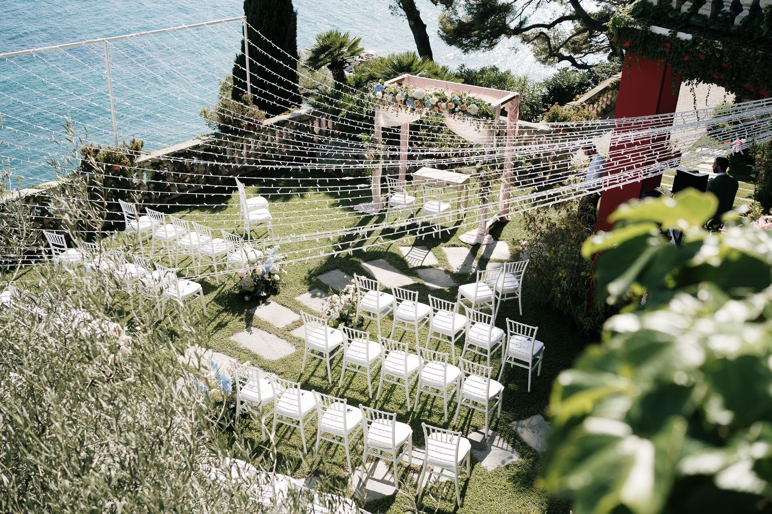 l'allestimento floreale di villa casa rossa per un matrimonio a imperia