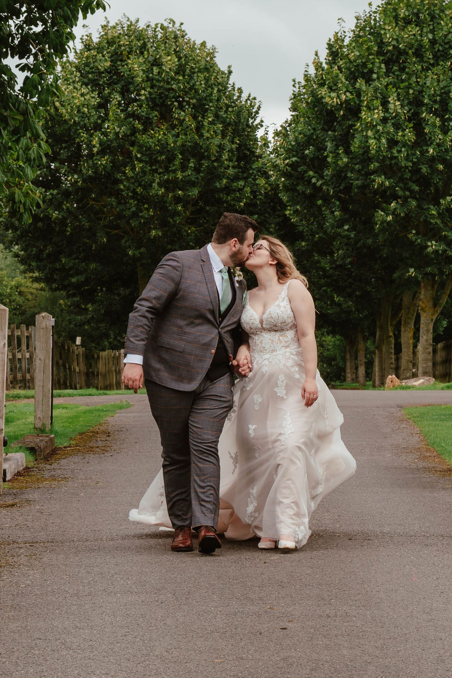 Bath Wedding Photographer Zara Davis Photography Cotswolds Gloucestershire Wick farm Bath wedding