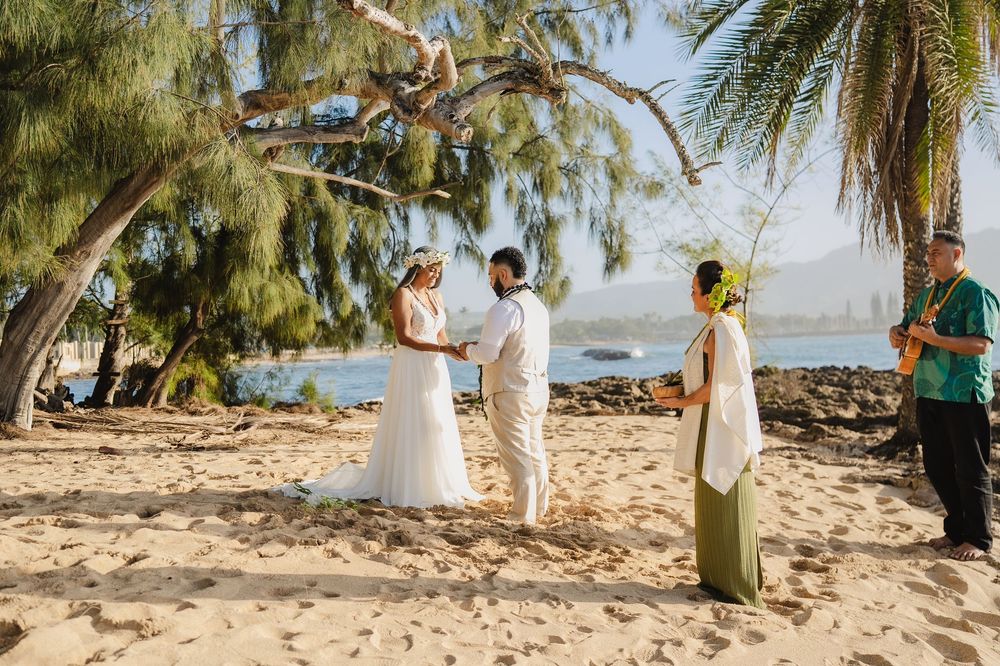 Tropical beach wedding ceremony at North Shore Oahu Hawaii.
Officiant Kelehua.
Video Bishop Media.
 Hula Dance