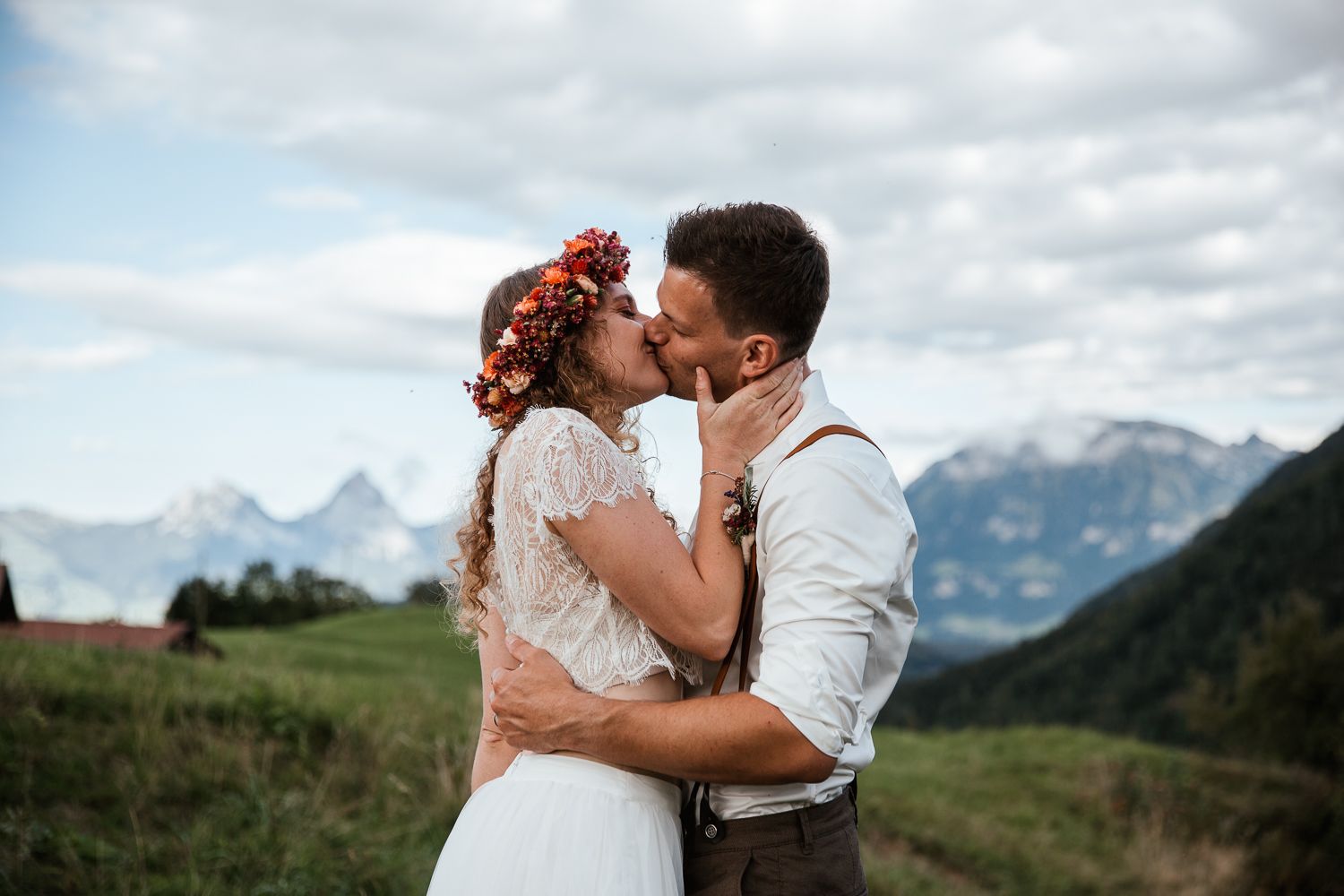 Berghochzeit Alpen Schweiz Emmetten bei Vierwaldstättersee Luzern Anni und Julian Hochzeitsfotografie