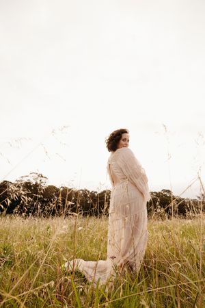 maternity motherhood pregnancy seasonal flowers lifestyle photographer client wardrobe