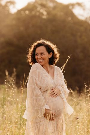 maternity motherhood pregnancy seasonal lifestyle photographer client wardrobe