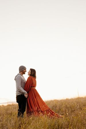 couples parents parenthood engagement outdoor lifestyle photographer client wardrobe