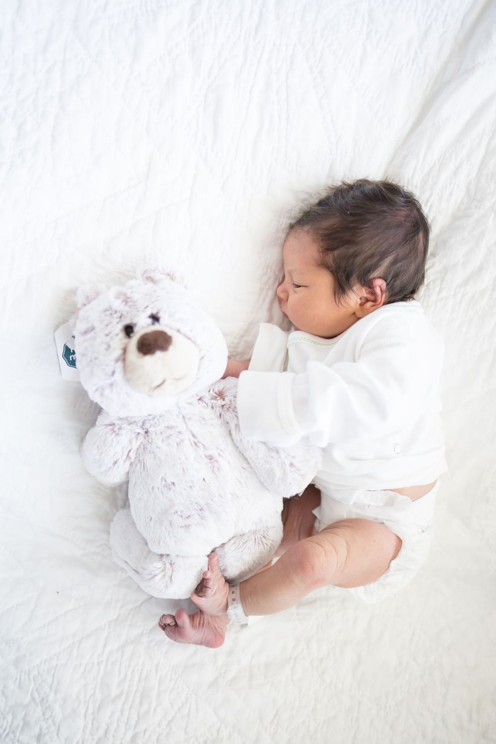 Newborn baby sleeping peacefullyduring her Fresh 48 session at Fort Sanders Medical Center in Knoxville.