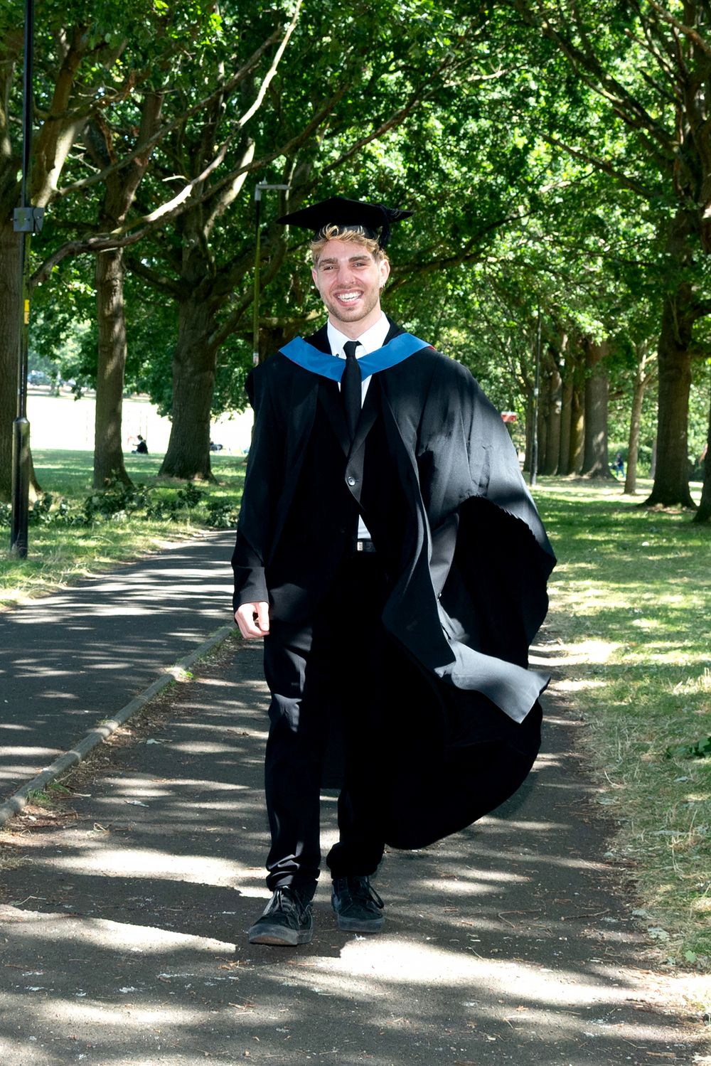 #alternativegraduationphotos #graduationphotos #graduationphotography #graduation #university #alternativegraduationphotos #graduationphotos