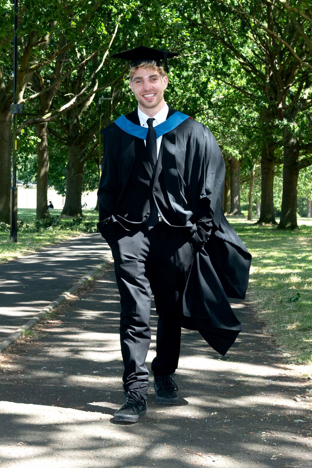 #alternativegraduationphotos #graduationphotos #graduationphotography #graduation #university #alternativegraduationphotos #graduationphotos