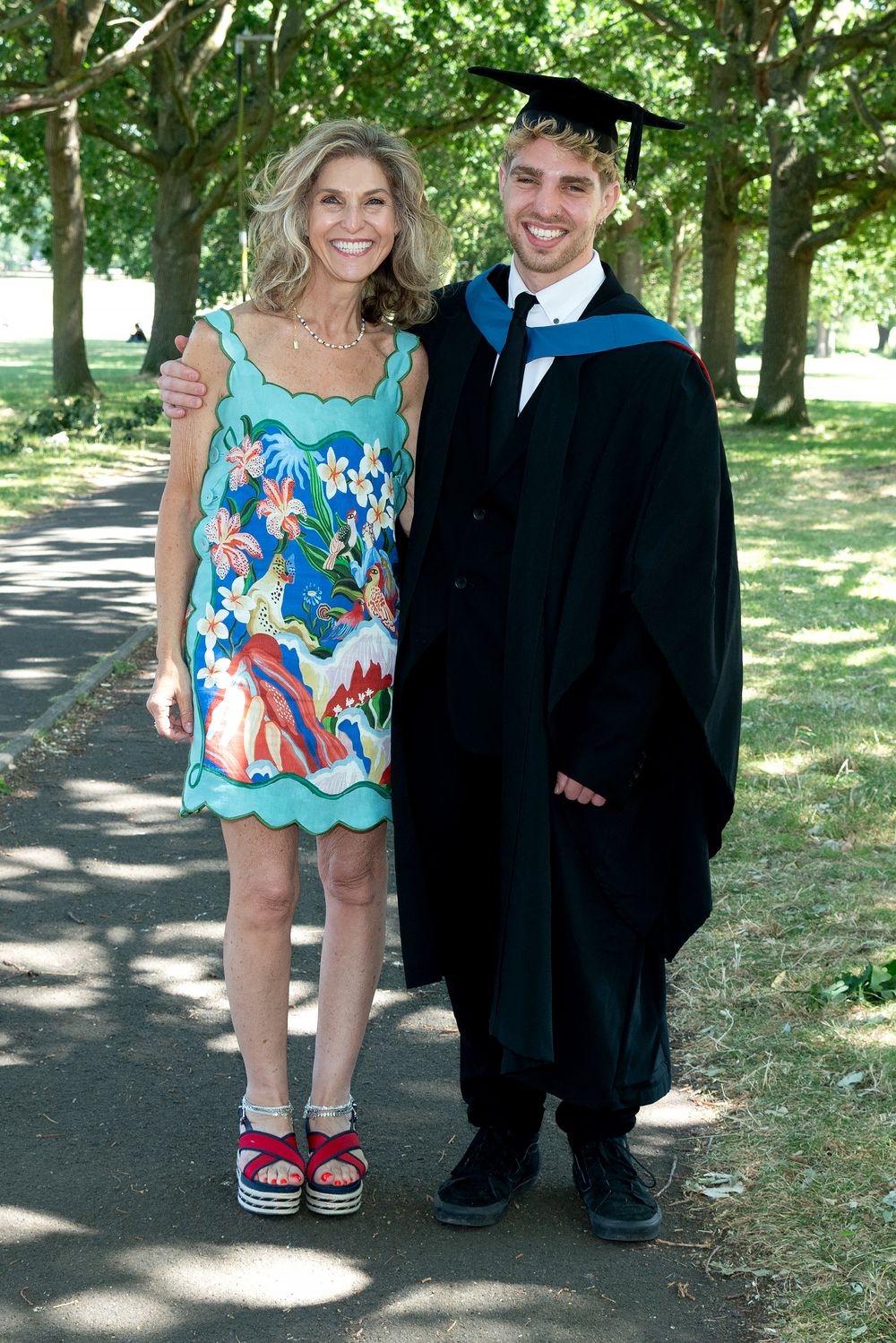 #alternativegraduationphotos #graduationphotos #graduationphotography #graduation #university #alternativegraduationphotos #graduationphotos