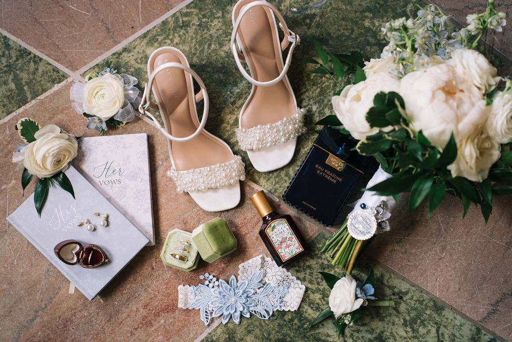 Summer wedding ceremony and reception at Armour House in Lake Forest, Illinois. Photography by Two Birds Photography 2026.