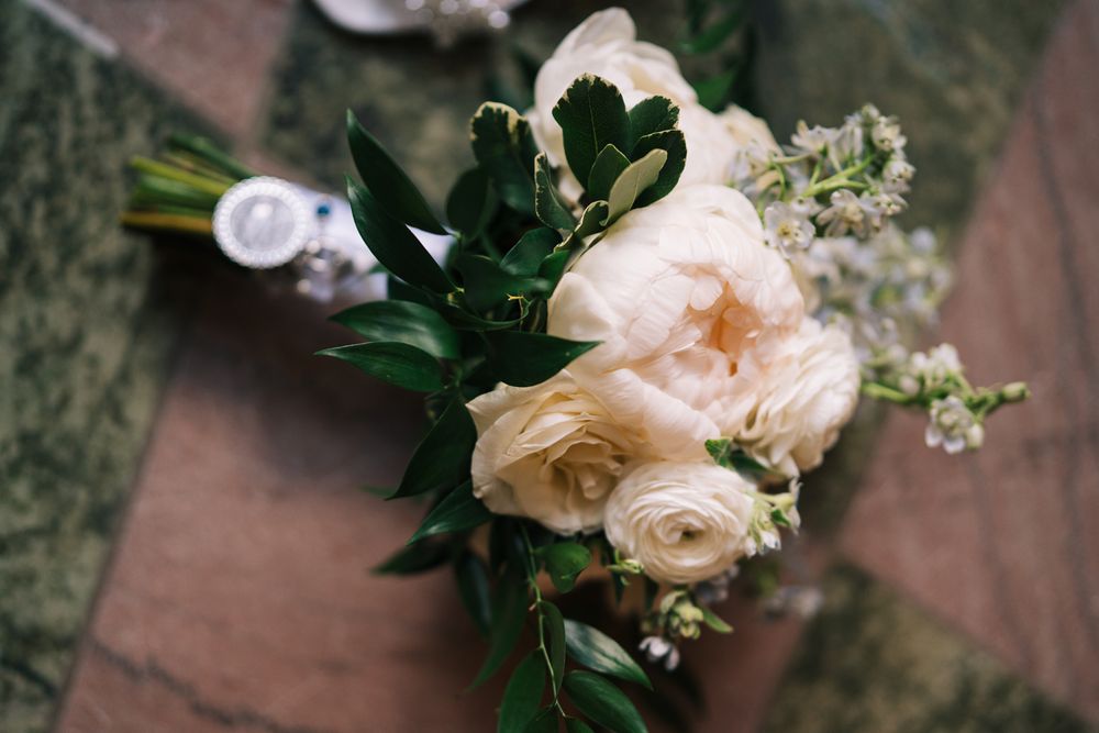 Summer wedding ceremony and reception at Armour House in Lake Forest, Illinois. Photography by Two Birds Photography 2026.