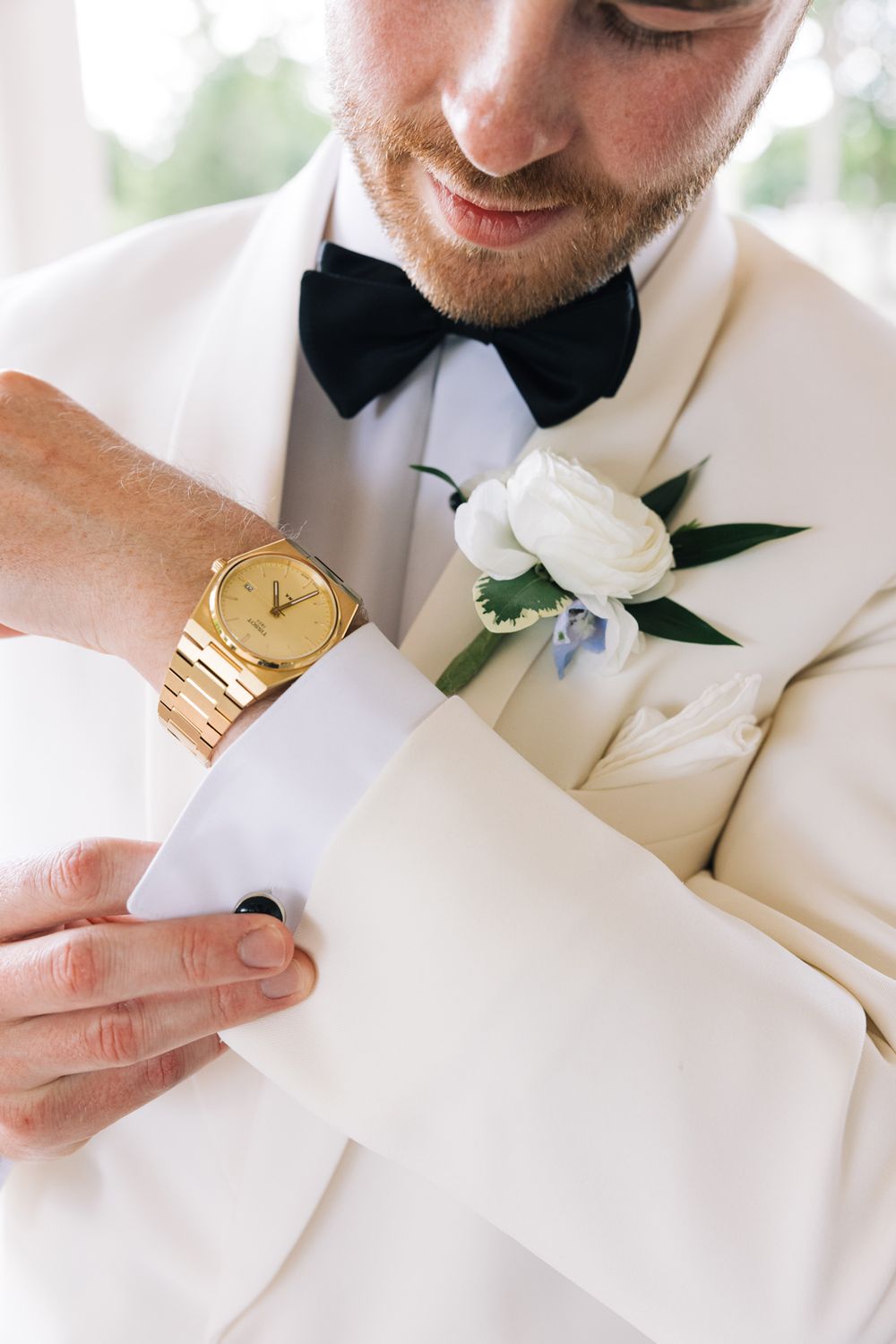 Summer wedding ceremony and reception at Armour House in Lake Forest, Illinois. Photography by Two Birds Photography 2026.