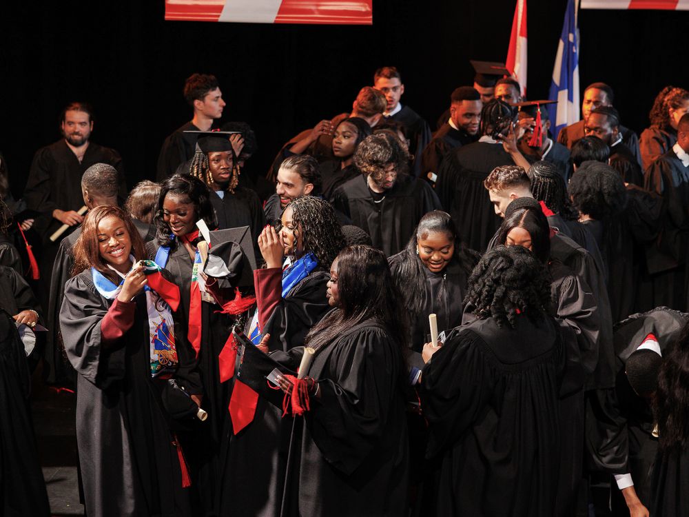 Best graduation photographer in Montreal for university students