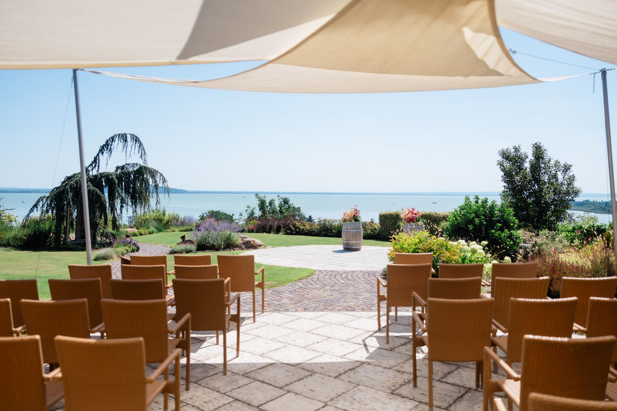 PiciSzívem wedding, Lake Balaton wedding venue - Brigi & Mario's real wedding