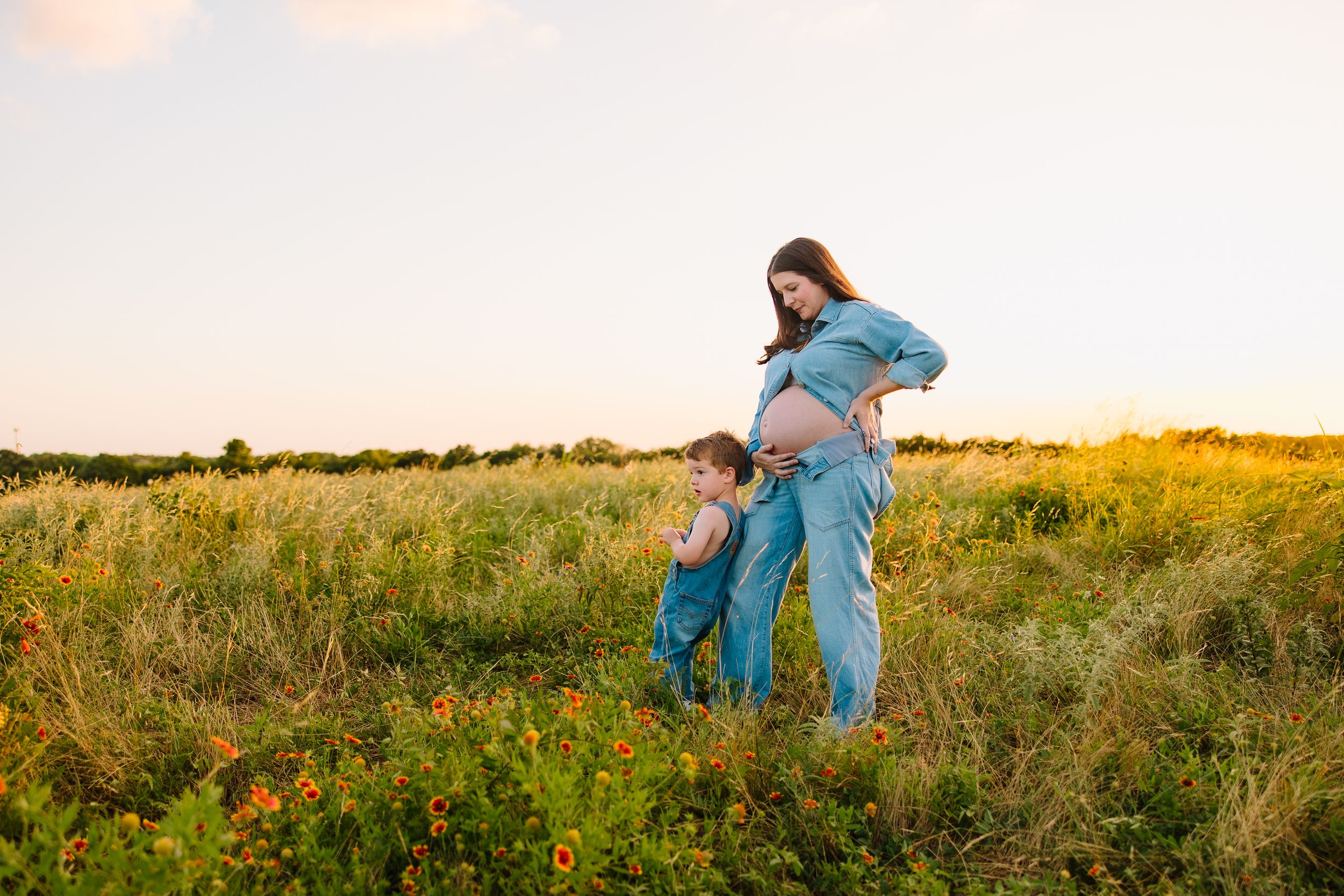 Mommy and me maternity session with denim on denim inspo.