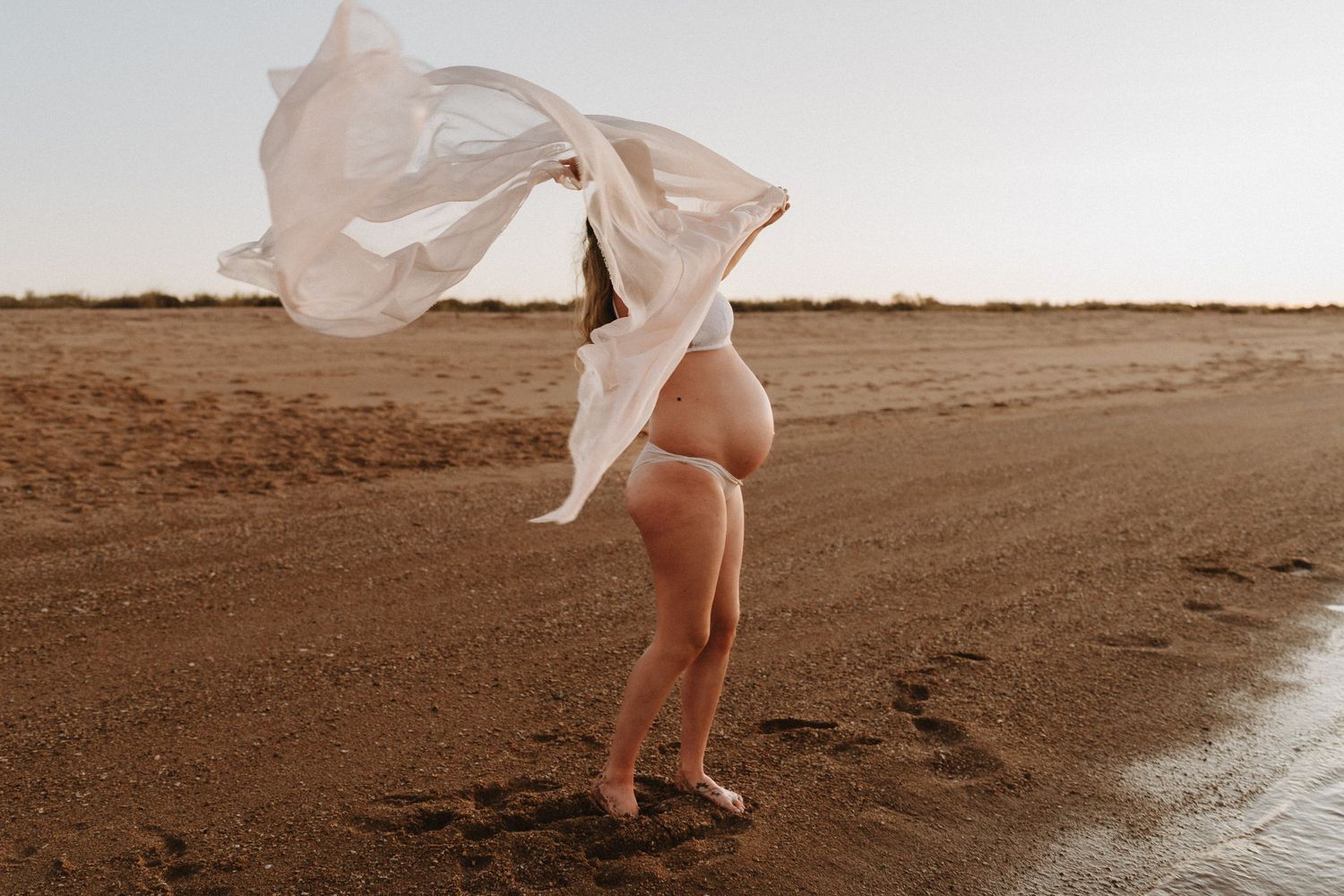 PORT HEDLAND MATERNITY NEWBORN FAMILY MOTHERHOOD PHOTOGRAPHER