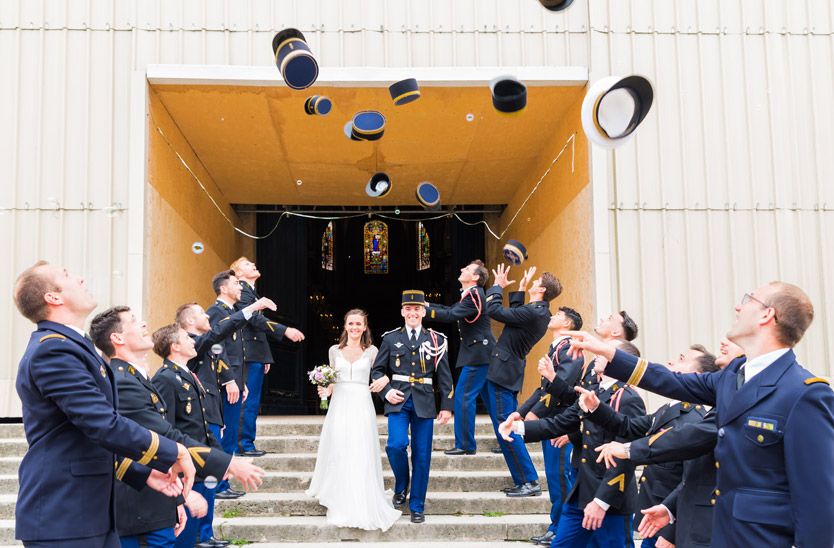 photo de mariage a la sortie de la ceremonie civile