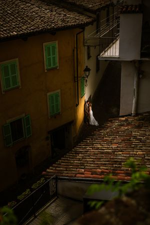 Romantisch bruidspaar in Italië gefotografeerd door Bart Boodts, destination wedding fotograaf gespecialiseerd in Europese huwelijken