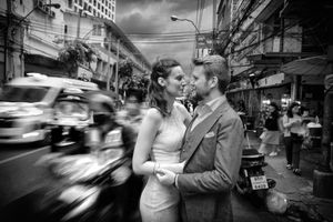 Bruidskoppel in Bangkok gefotografeerd door Bart Boodts, specialist in destination weddings en elopement fotografie in Azië