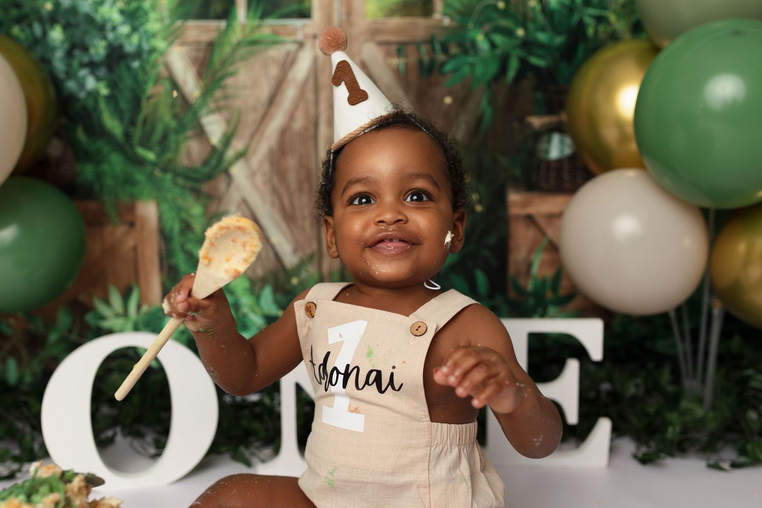 Jungle safari themed cake smash birthday photoshoot in Milton Keynes