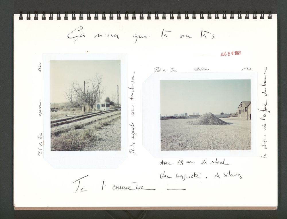 Vintage scrapbook page with two Polaroid photos of rural landscapes, handwritten French notes, and a snowy field scene.