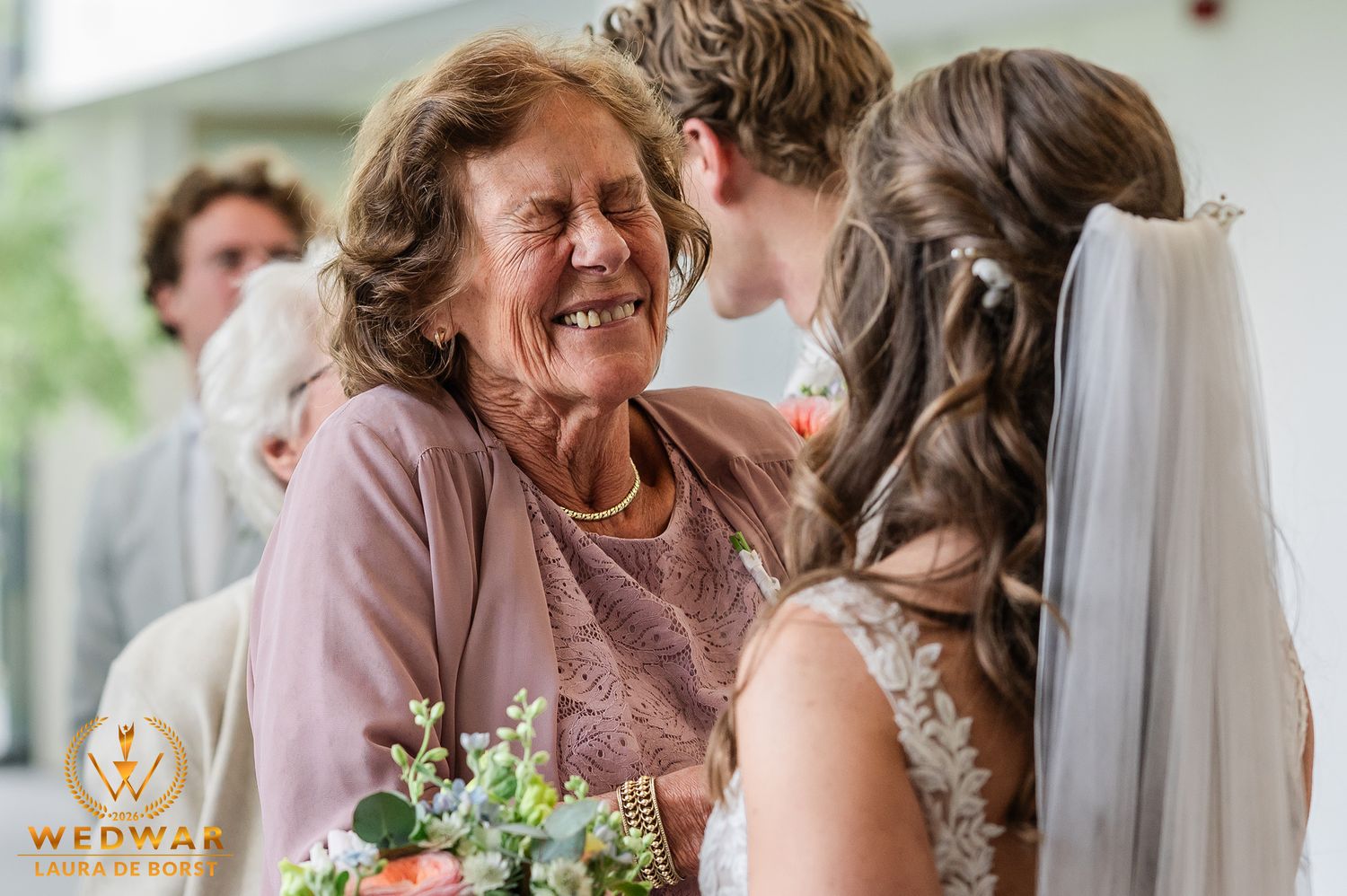 Trouwfotograaf Huizen Laura de Borst fotografie echte emoties