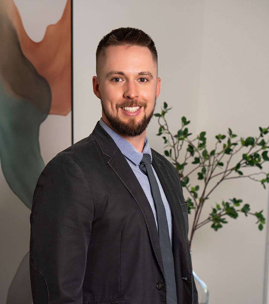 attorney-judges-professional-headshots-real-estate-property-management-physicians-business-owners-outdoor-backdrop-st-george-utah-basalt