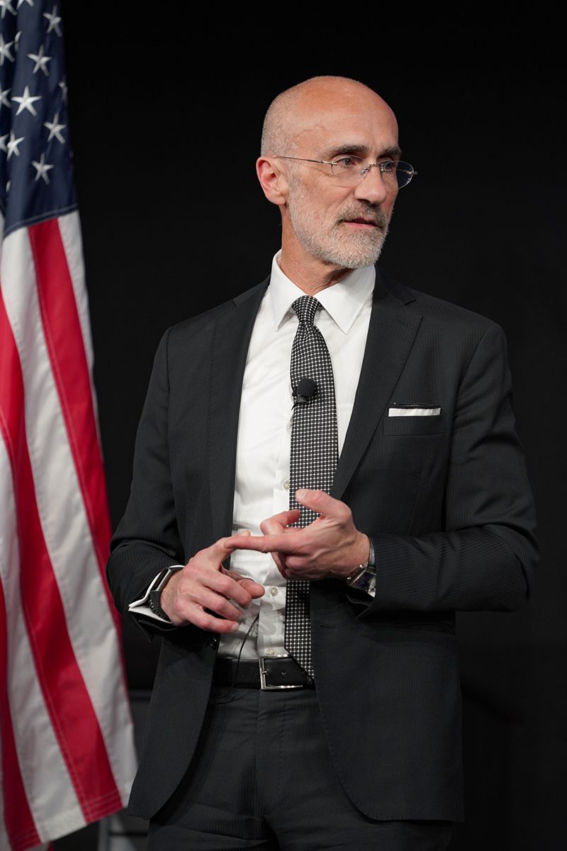 st-george=arthur-brooks-Utah-league-speaker-harvard-action-key-note-st-george-dixie-convention-headshot-happiness-professor-author-oprah