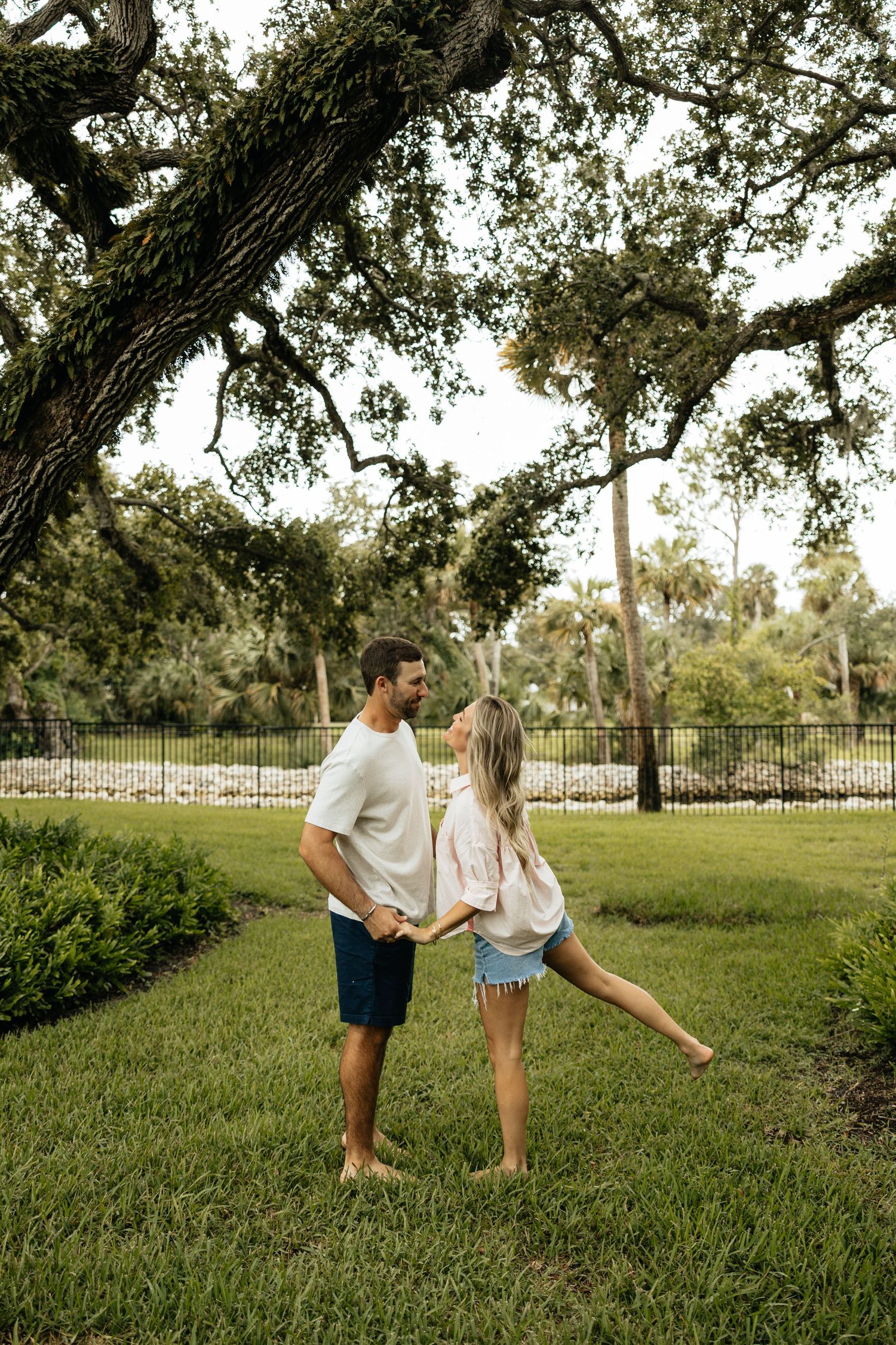 Playful jax beach engagement photos. Jacksonville Engagement Photographer, Jacksonville Wedding Photographer. Lindsay McDow Photography