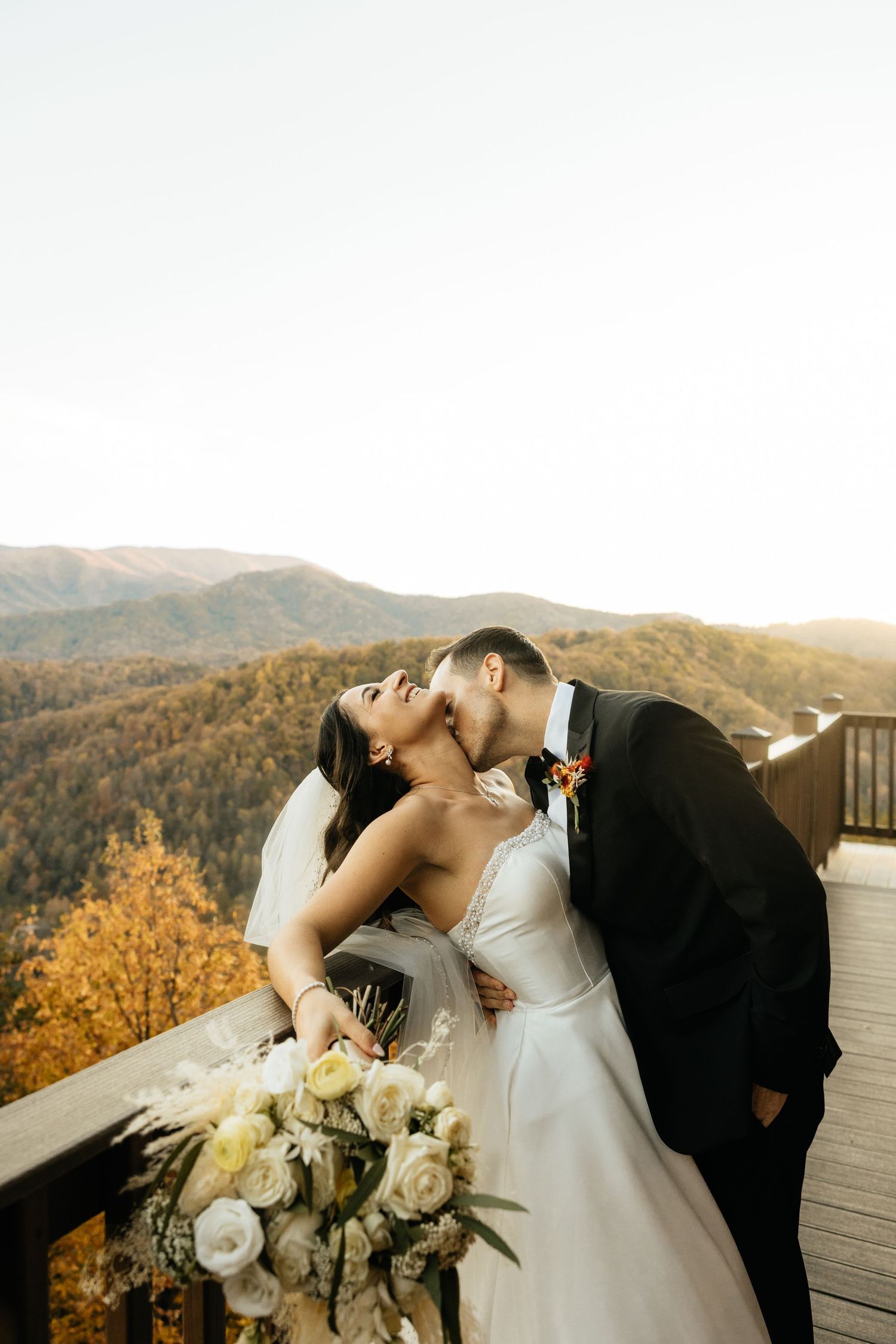 Tennessee Wedding Photos, Magnolia Venue TN Wedding, Jacksonville Wedding Photographer, Traveling Wedding Photographer - Lindsay McDow Photo