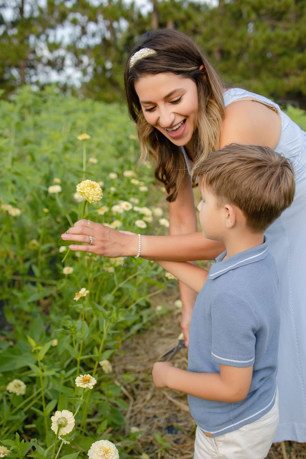 Family photos in flower field Oconomowoc WI
