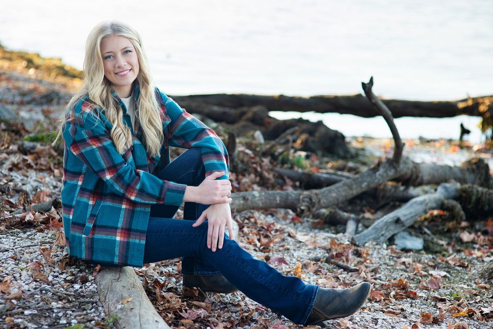 High school senior portrait in an outdoor setting